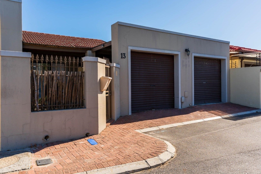2 Bedroom Property for Sale in Parklands Western Cape